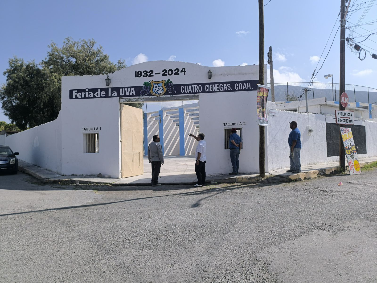 >SUPERVISA VÍCTOR LEIJA REHABILITACIÓN DE LA PLAZA DE TOROS PARA FERIA DE LA UVA 2025