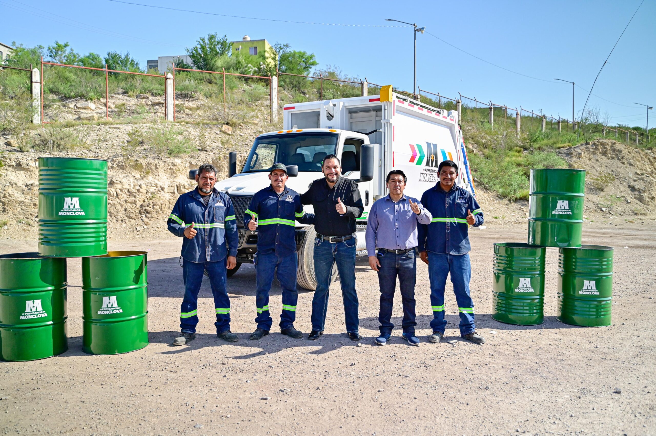 Carlos Villarreal fortalece el servicio de limpieza con nuevo camión recolector