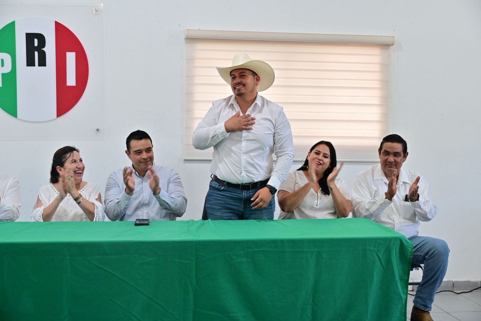 >EN ASAMBLEA DAN BIENVENIDA A JAVIER FLORES, PRIMER PRIISTA DE SAN BUENAVENTURA