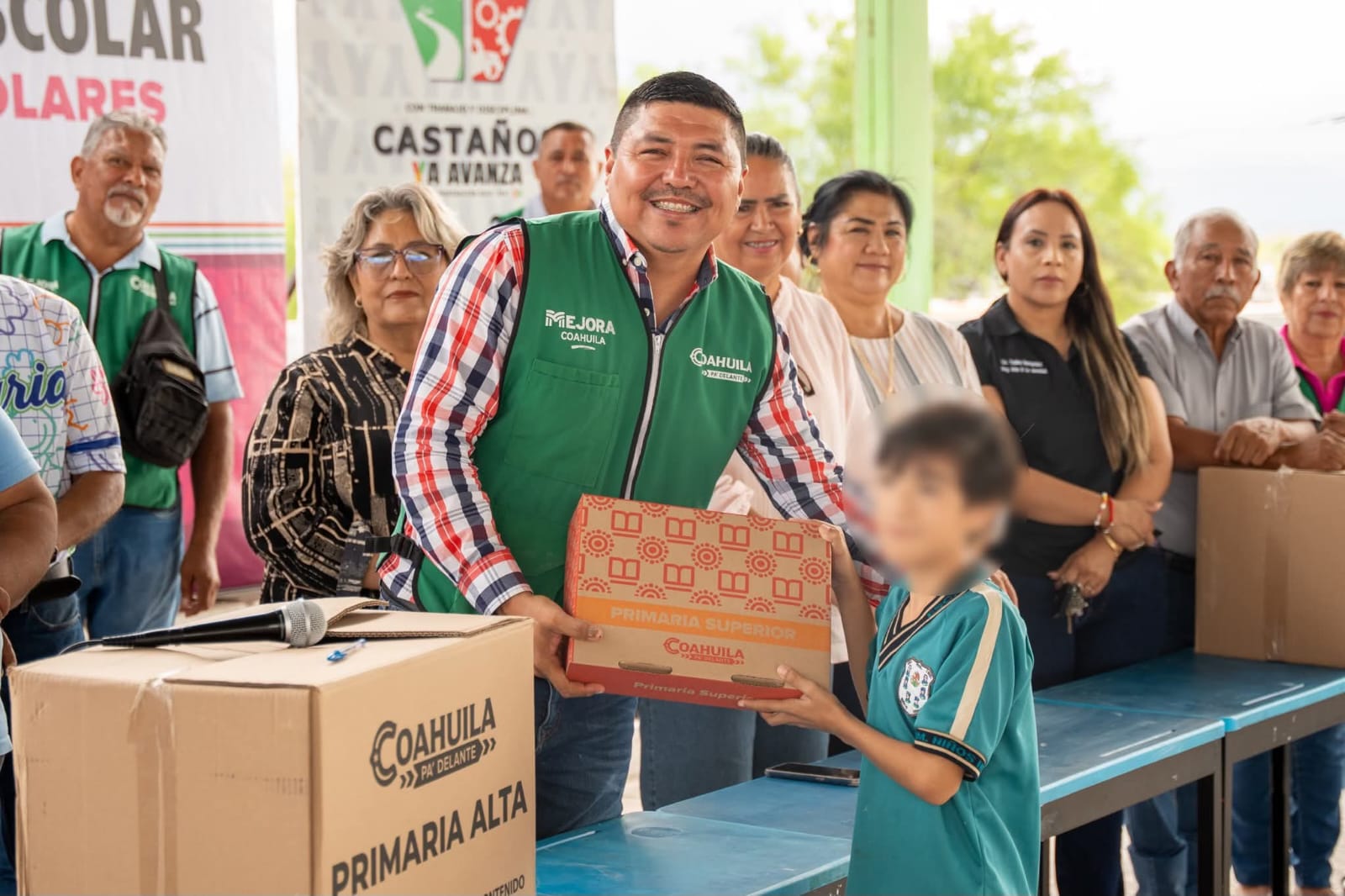 >LA EDUCACIÓN, PRIORIDAD DE YESICA SIFUENTES Y MANOLO JIMÉNEZ