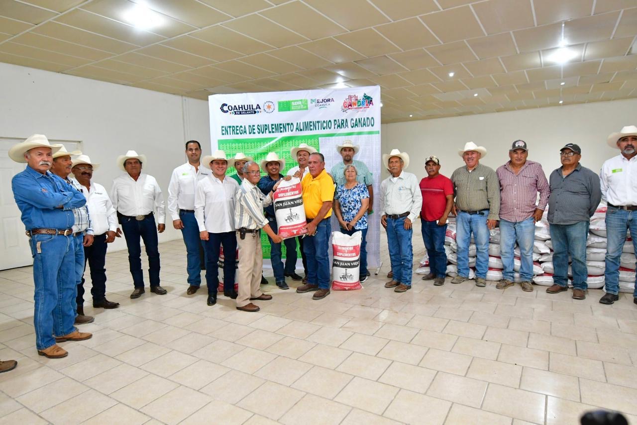 >COAHUILA ENTREGA 20 TONELADAS DE SUPLEMENTO GANADERO A PRODUCTORES DE CANDELA