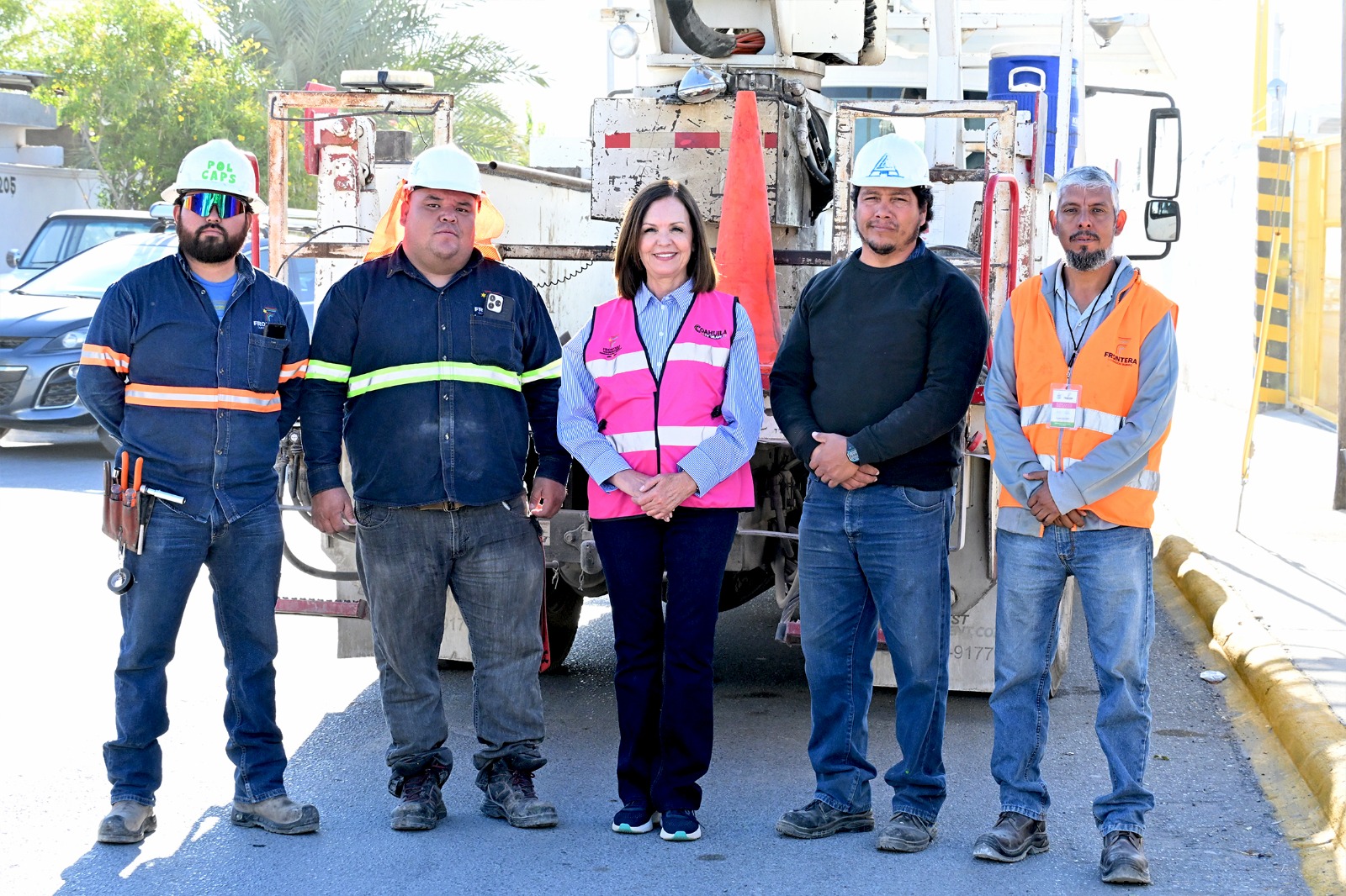 >Sari Pérez supervisa avances del programa “Frontera Ilumina con Rumbo”