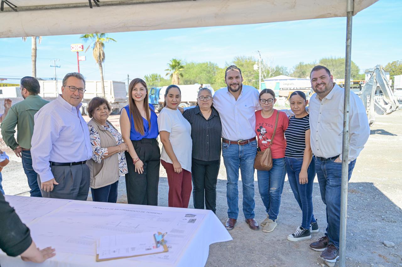 Carlos Villarreal supervisa avances en la reubicación de la Primaria Suzanne Lou Pape