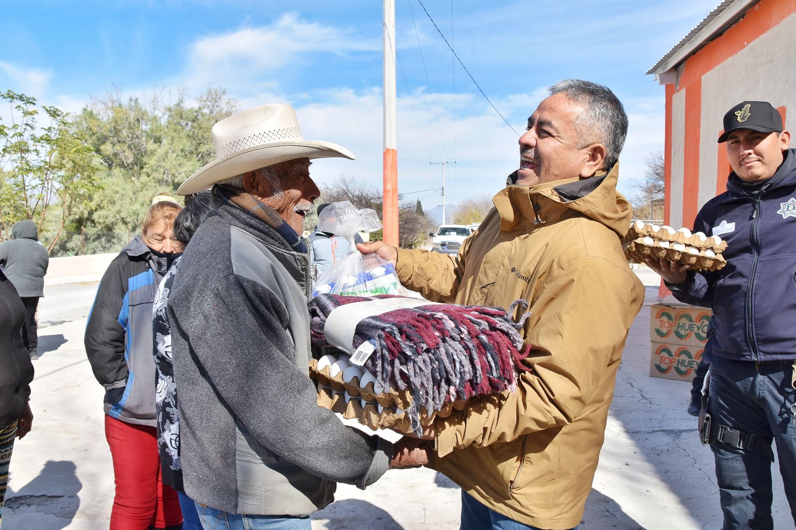 >VÍCTOR LEIJA FORTALECE LA CERCANÍA CON LAS COMUNIDADES RURALES DE CUATRO CIÉNEGAS