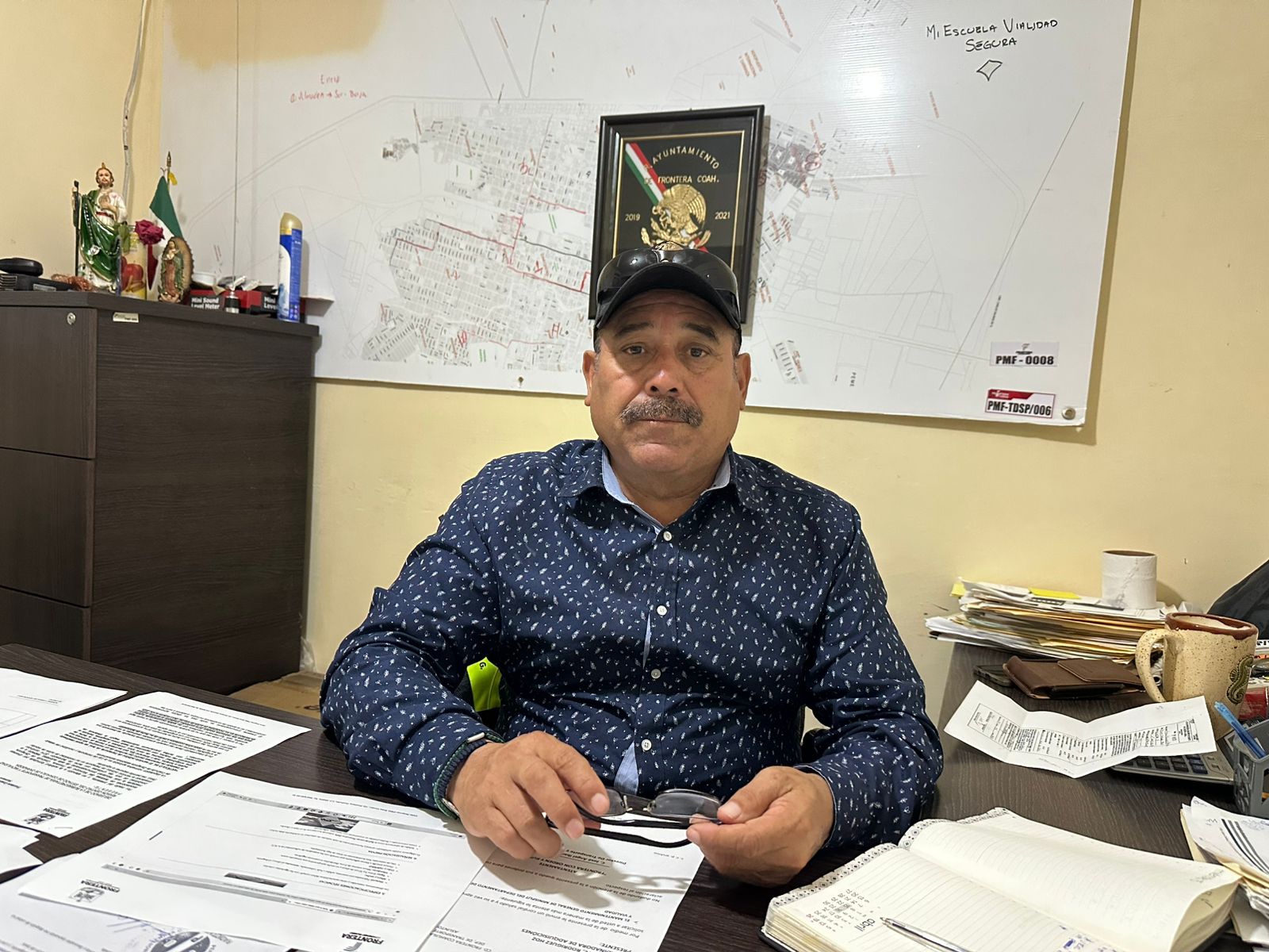 >Van contra autos en banquetas en Frontera; aplicarán sanciones