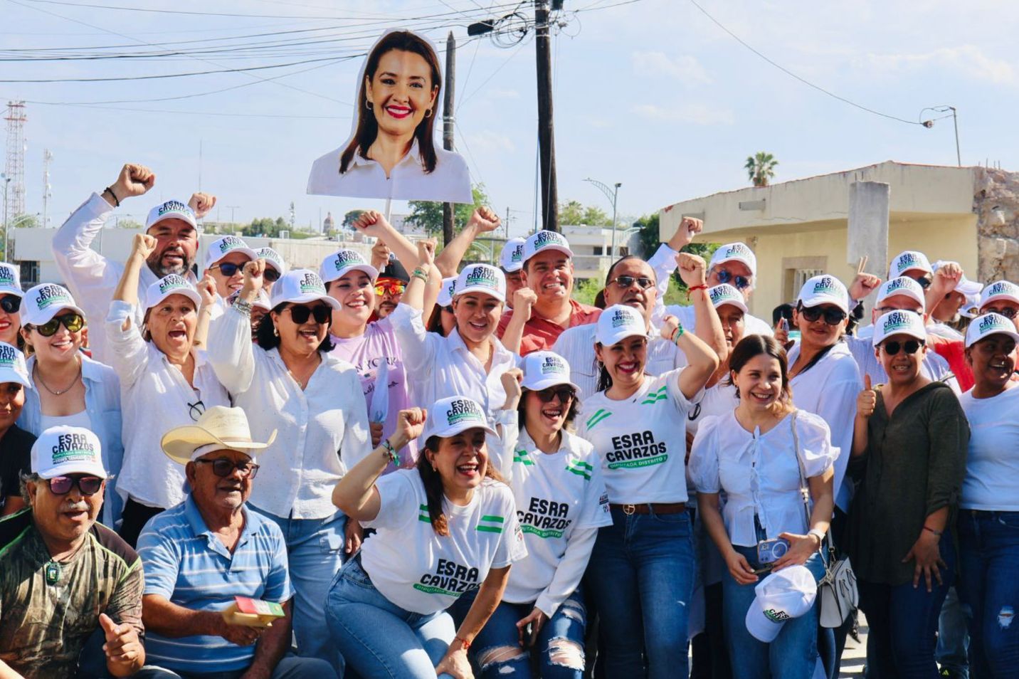 >ESRA CAVAZOS LLEVA PROPUESTAS SOBRE EDUCACIÓN, SEGURIDAD Y APOYO A MUJERES EN RECORRIDOS POR MONCLOVA